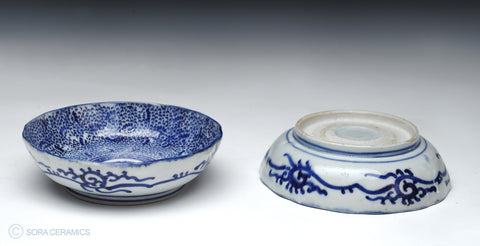 Imari small bowls, blue and white