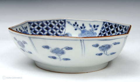 Imari bowl, octagonal rim, blue and white