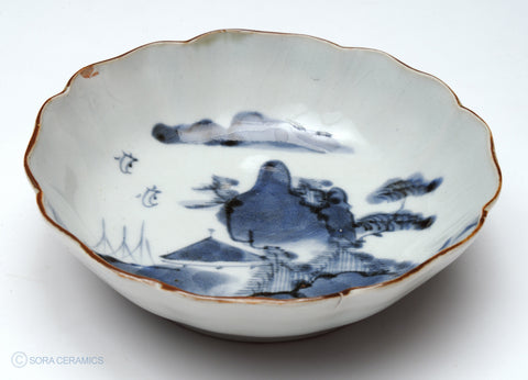 Imari small bowls, blue and white, scalloped edges