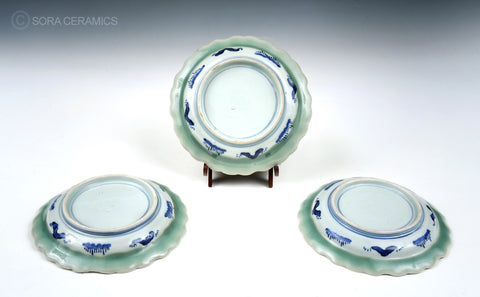 10 Imari plates, scalloped celadon rims