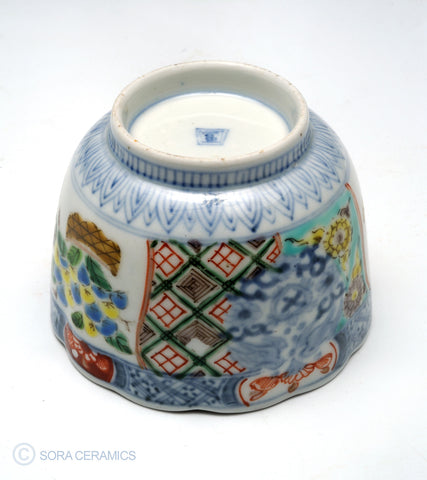 Imari choko cup polychrome designs, blue and white