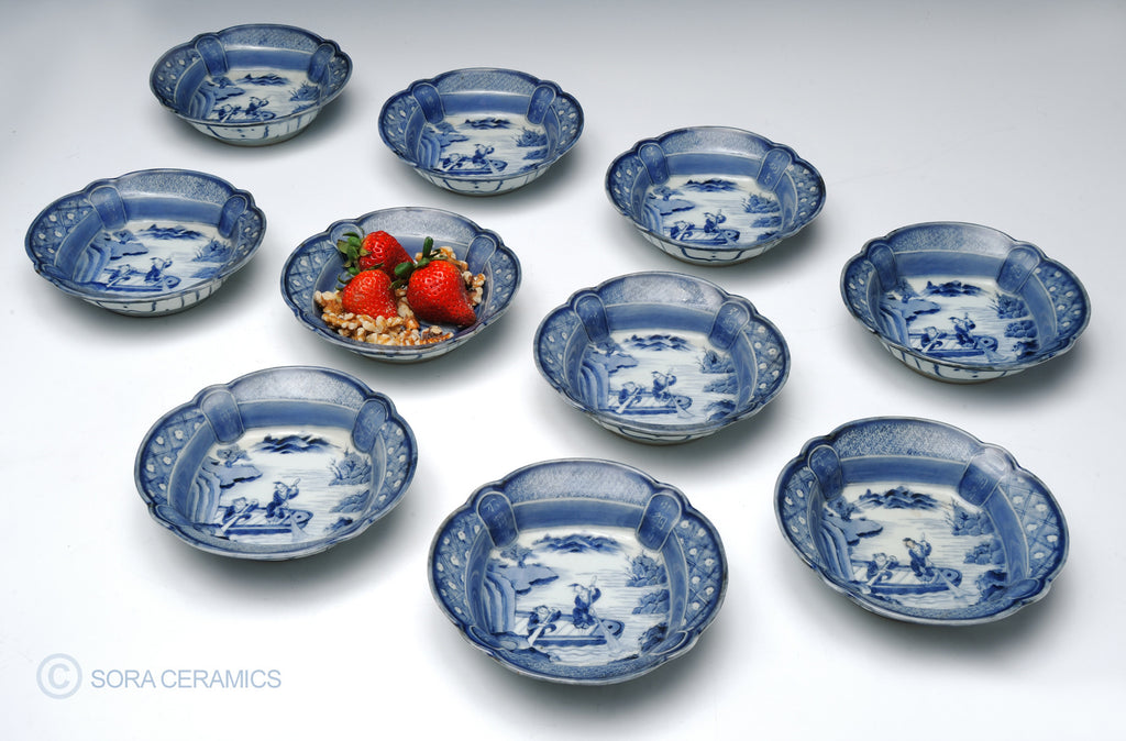 Imari small bowls, Meiji, blue and white