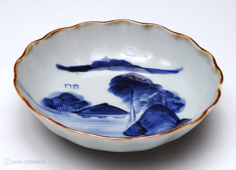 Imari small bowls, blue and white, scalloped edges